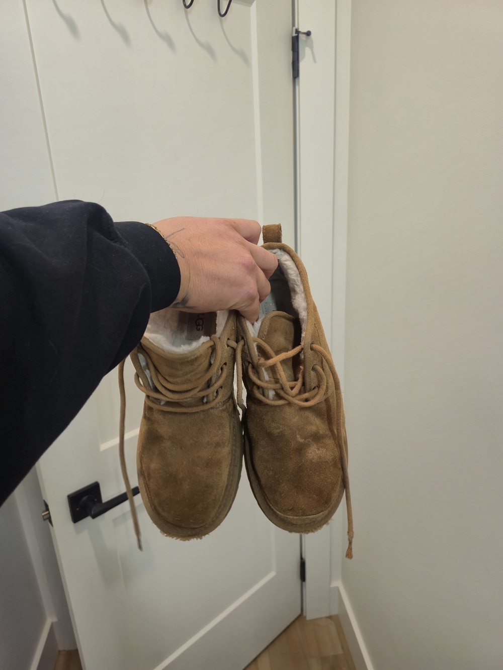 UGG Men’s Chestnut/Tan Suede Chukka Boot